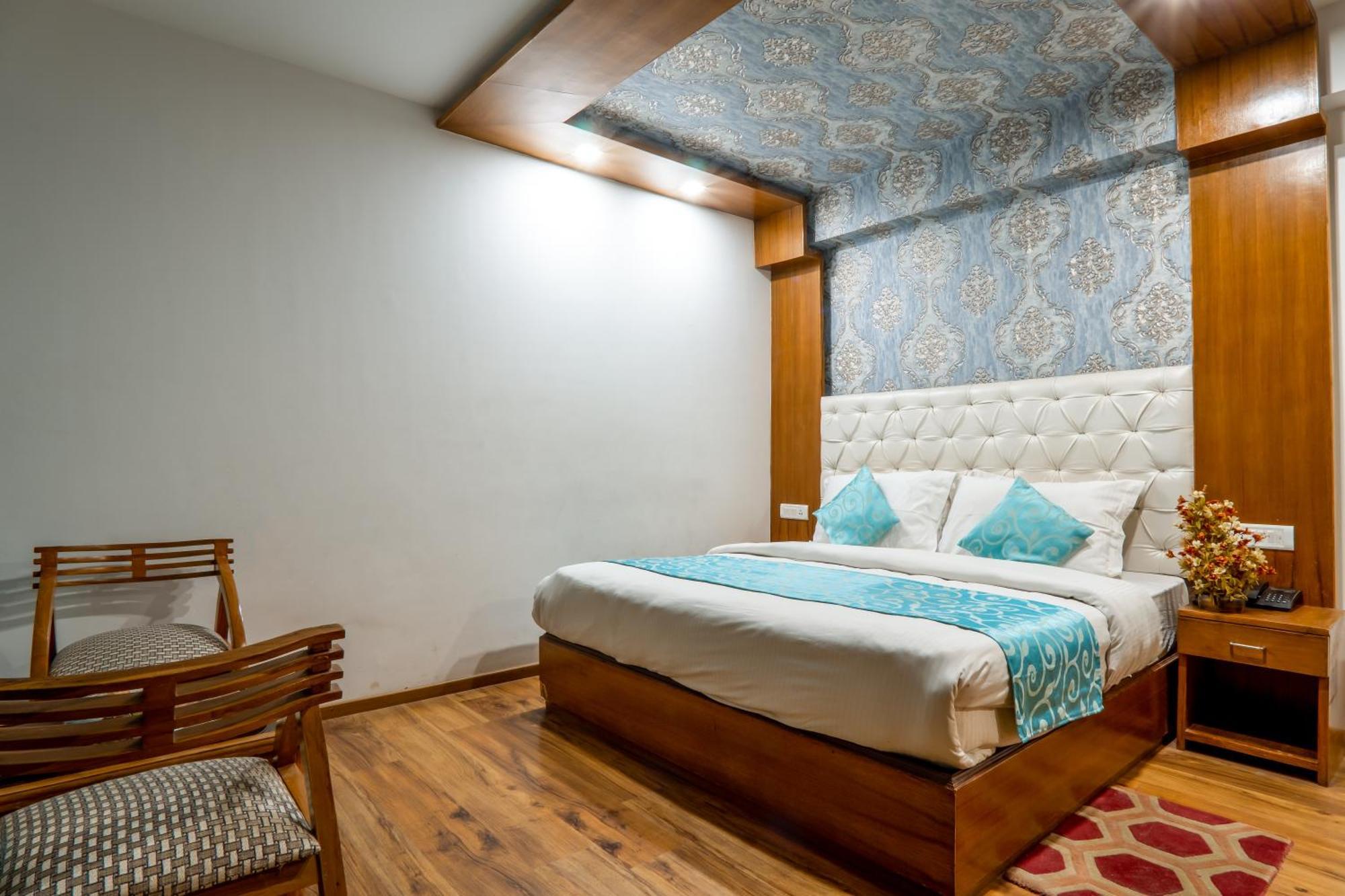 Pristine Inn Manali Buitenkant foto