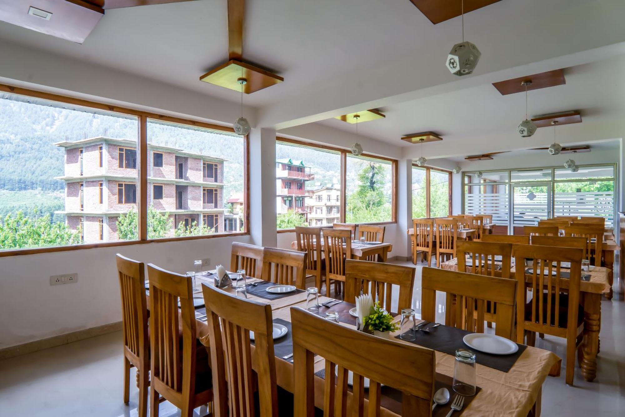 Pristine Inn Manali Buitenkant foto
